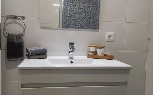 "room in Guest Room - Caparica Poshtel An Luxury Hostel"