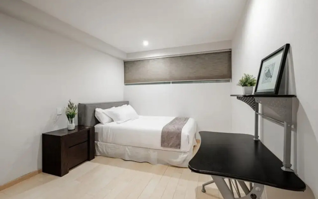2BR Apt in Polanco - Pool - City Skyline View