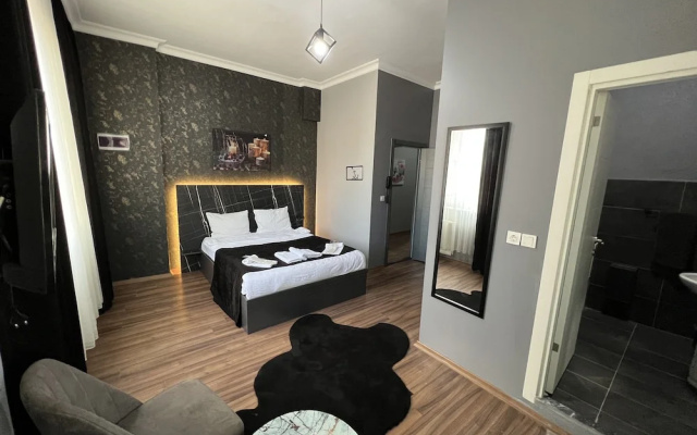 Lions Suit Hotel