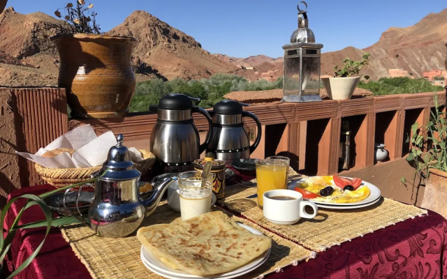 TAFSUT Guesthouse Stay with locals