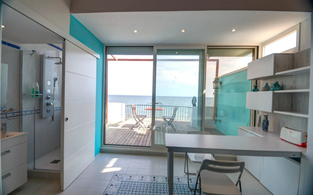 Blue Sea Front