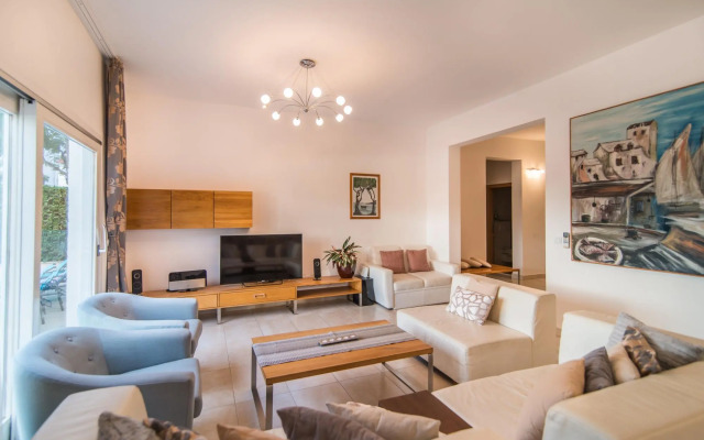 Mirca in Supetar With 7 Bedrooms and 6 Bathrooms