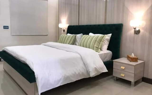Airport Hotel