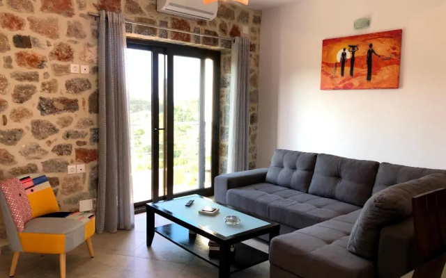 Oikia Stone House in seaside Kalo Chorio