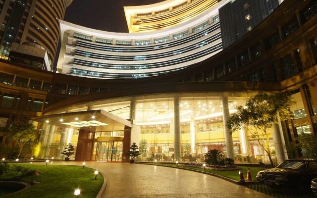 Отель Jin Jiang Pine City Hotel Китай, Шанхай - отзывы, цены и фото номеров - забронировать отель Jin Jiang Pine City Hotel онлайн вид на фасад
