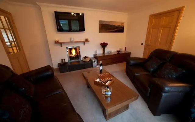 Abhainn Cottage