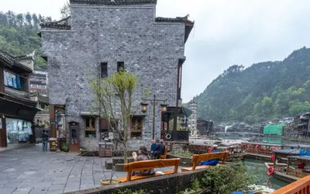 Miss Dong’s River View Homestay, Fenghuang Ancient Town