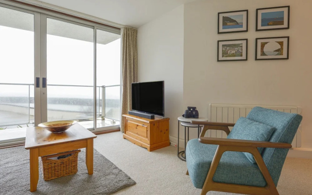 Lighthouse View, Torpoint