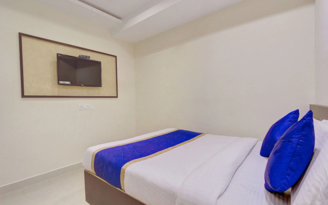 SVS Luxury Rooms by OYO Rooms