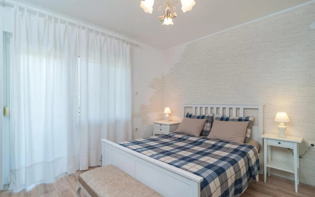 Awesome Home in Srinjine With 2 Bedrooms, Wifi and Heated Swimming Pool
