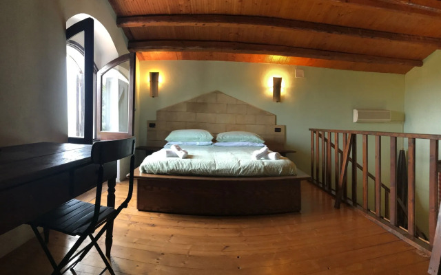 Country Villa with Swimming Pool
