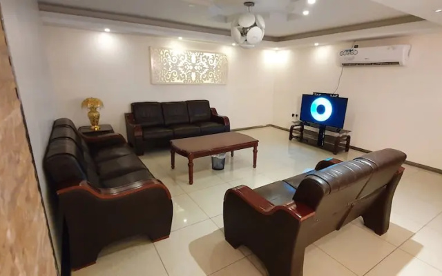 Saryet Al Hamra Hotel Apartments