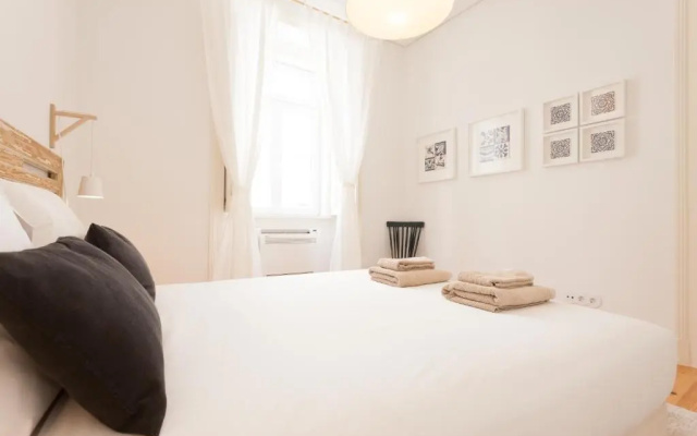 FLH Bica Modern Flat with View