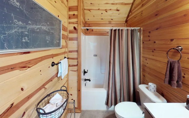 Courtside Cabin - Studio Cabin