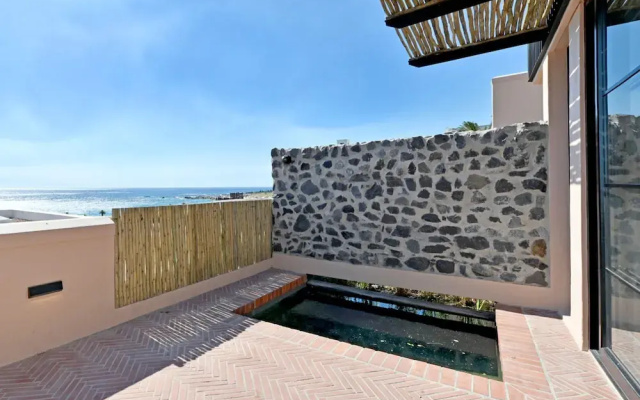 Elegant Camps Bay One Bed Eco Pool Modern