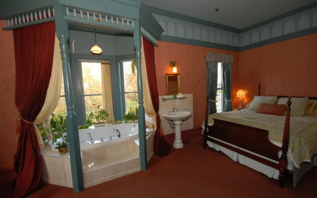 Humboldt House Bed & Breakfast