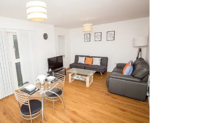 Walking Distance to Town With Free Parking