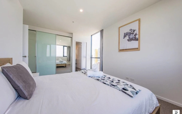 Gold Coast Broadbeach Holiday 2bed2bath Walk to Beach+parking Qbr004