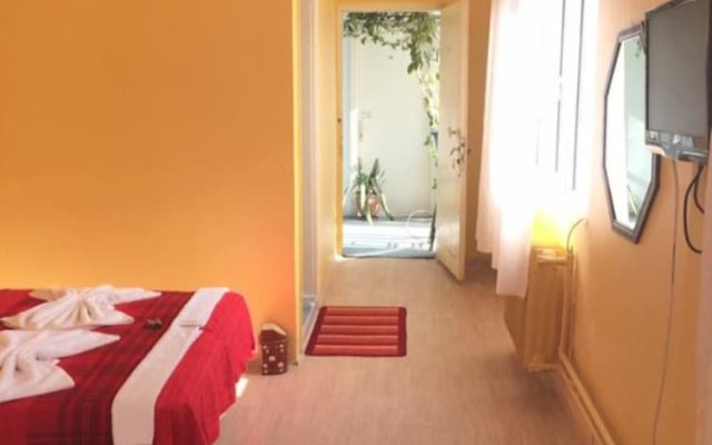Отель Altinova Otel Pansiyon комната для гостей