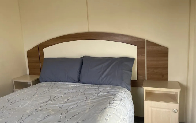 Captivating 2-bed Caravan in Clacton-on-sea