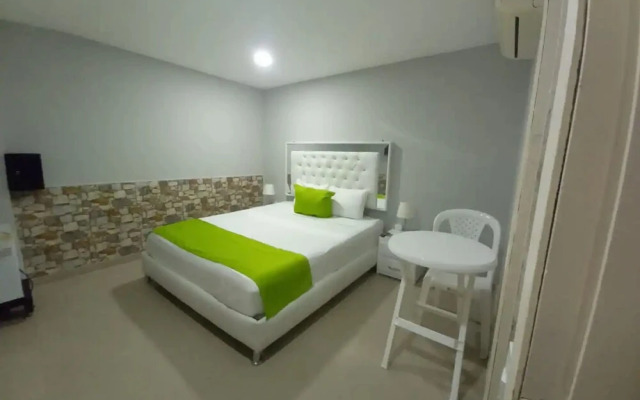 Hotel BM-17  Cerca Al Mar