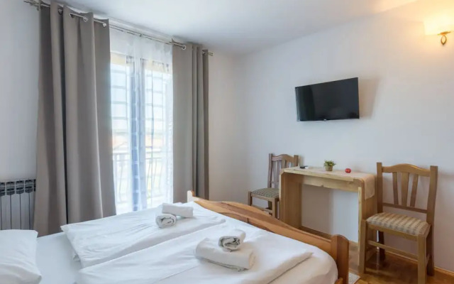 Bed & Breakfast Maki