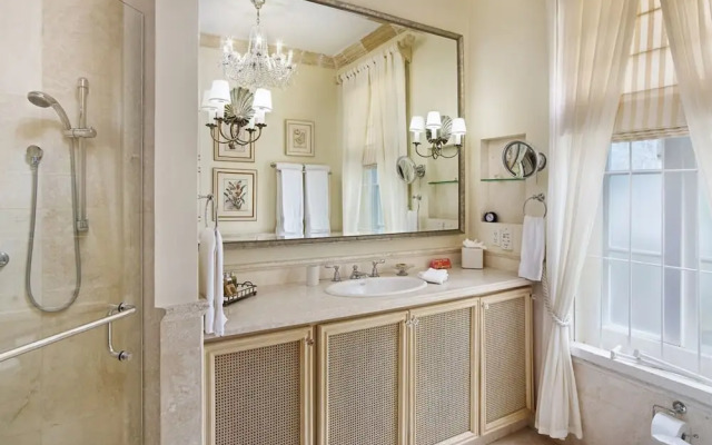 Leamington Pavilion by Blue Sky Luxury