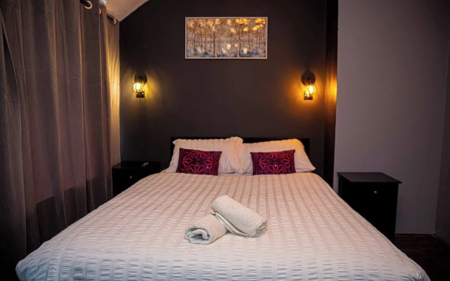 Home in Manchester Near Etihad Stadium - Parking