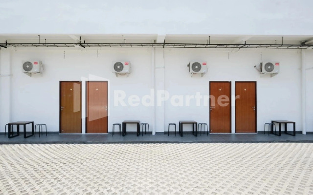 Tentram Guesthouse near Amikom Mitra RedDoorz