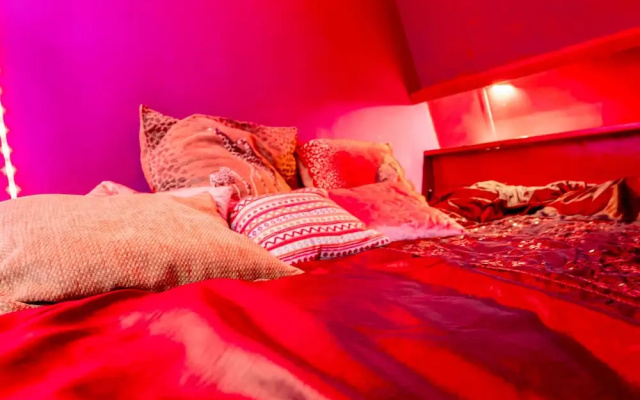 Lovely Holiday Home in Balkbrug with Jacuzzi and Garden