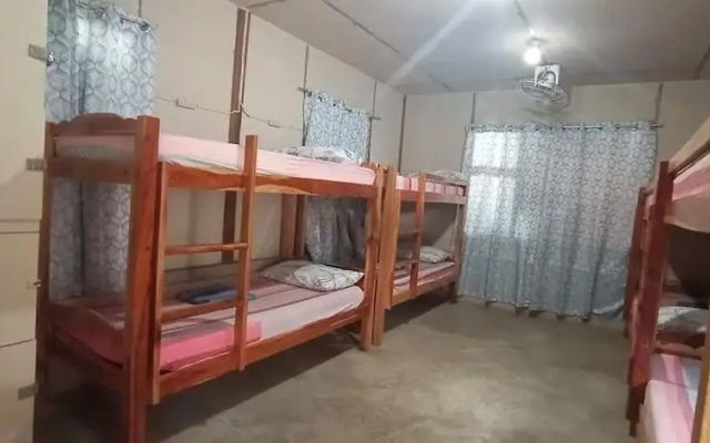 Le Village Hostel Moalboal