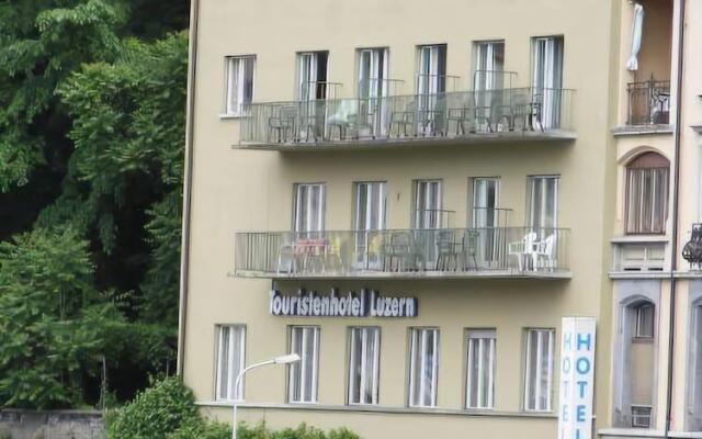 Отель The Tourist City & River Hotel Lucerne Швейцария, Люцерн - отзывы, цены и фото номеров - забронировать отель The Tourist City & River Hotel Lucerne онлайн вид на фасад
