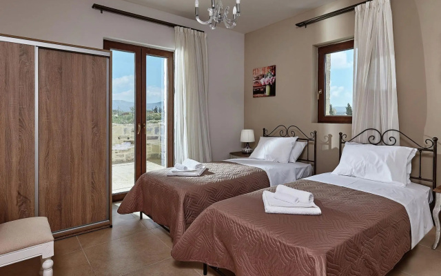 Nice apartment in Kamilari with swimming pool