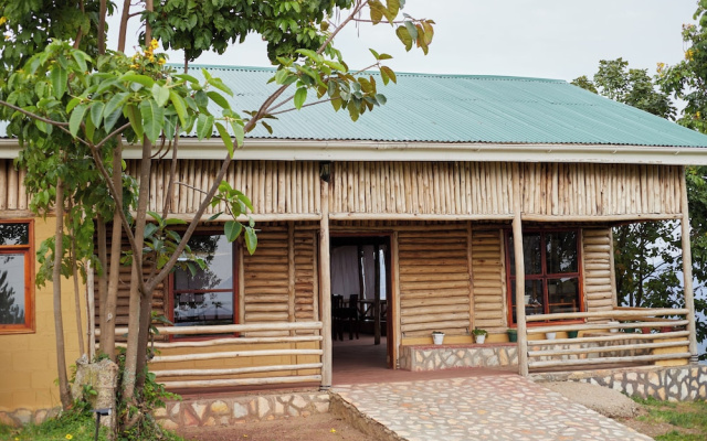 ngirisi hill silverback  lodge-bwindi