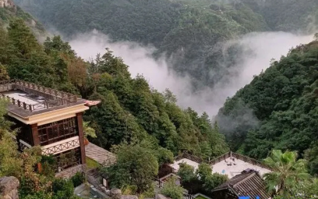 Yulongshan Dong Spring Resort