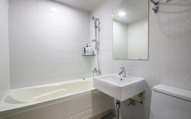Yeongju Case Business Hotel