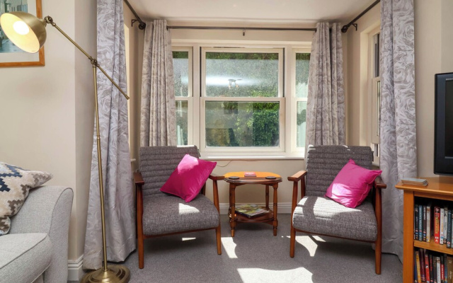 6 Wildersmouth Court Apartments