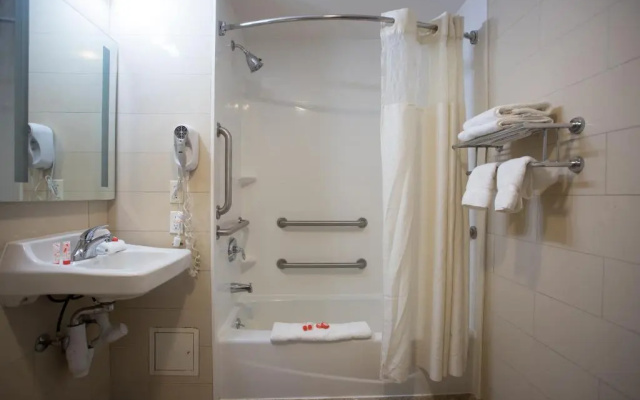 Airport Plaza Hotel JFK Airport