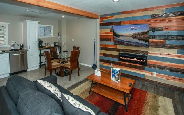 Cozy Bear Lodge C