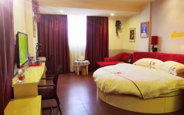 Huating Theme Hotel