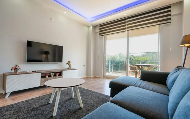 Modern Flat Near Public Transportation in Kemer