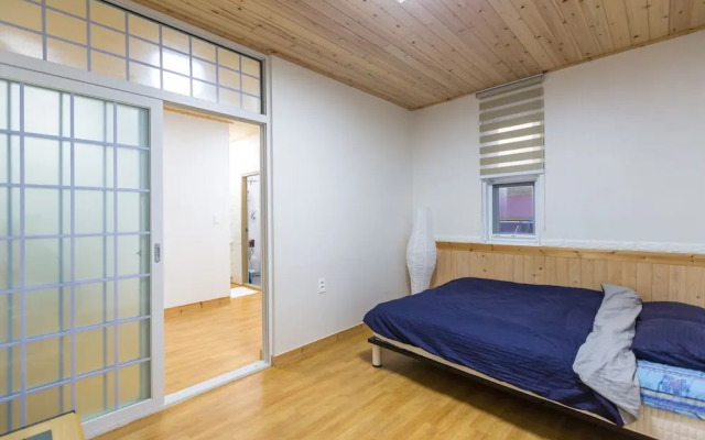 8PM Party Guesthouse Seongsan-Hostel