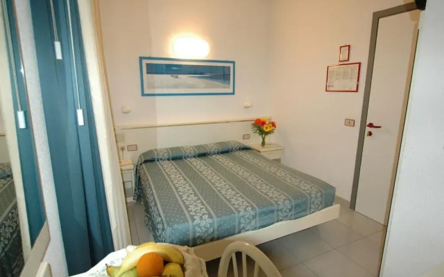 Hotel Crystal & Residence