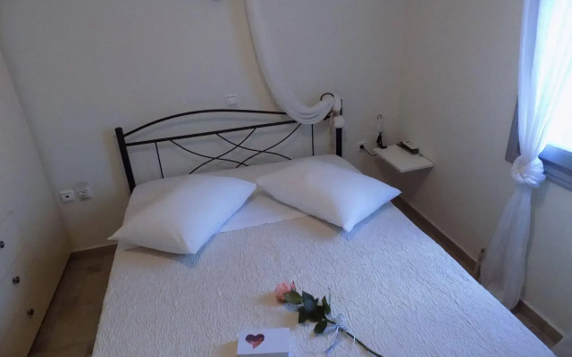 Hemera Holiday Home Villa on Santorini