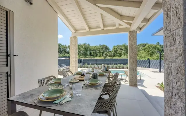 Villa Aria With Heated Pool and Whirlpool