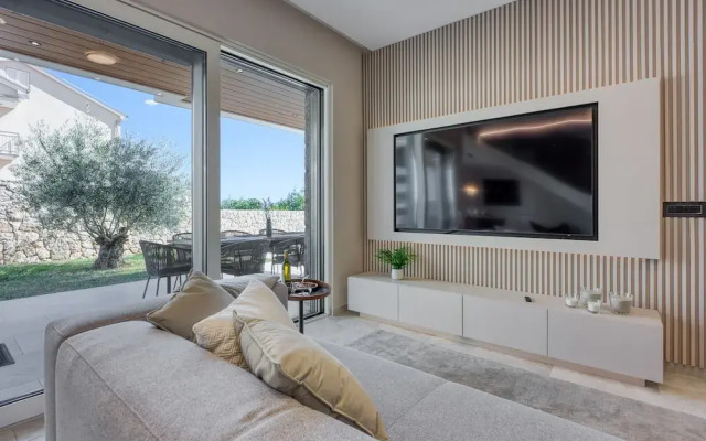 Luxury Seaview Villa Rosciola
