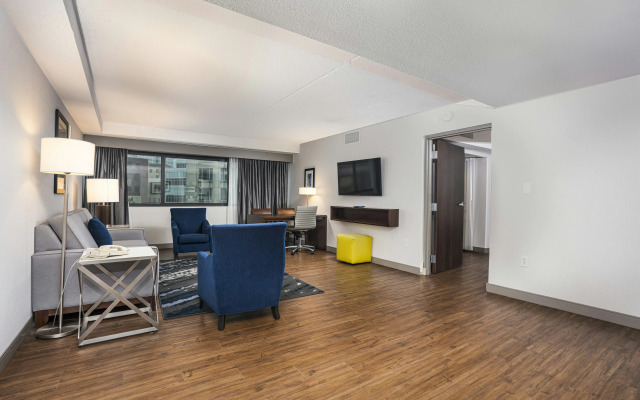 Embassy Suites by Hilton Indianapolis Downtown