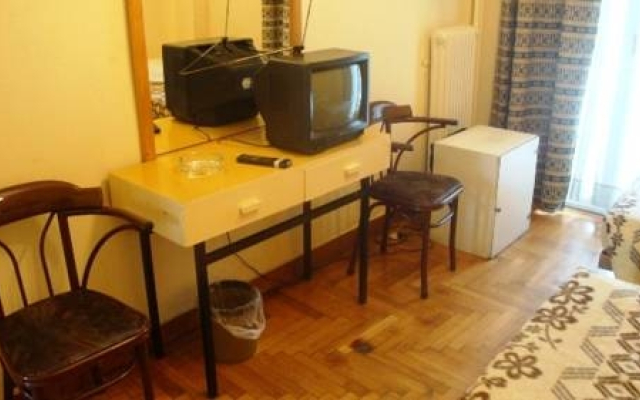 Aris Hotel
