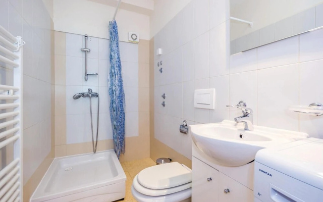 Beautiful Home in Icici With Wifi and 3 Bedrooms