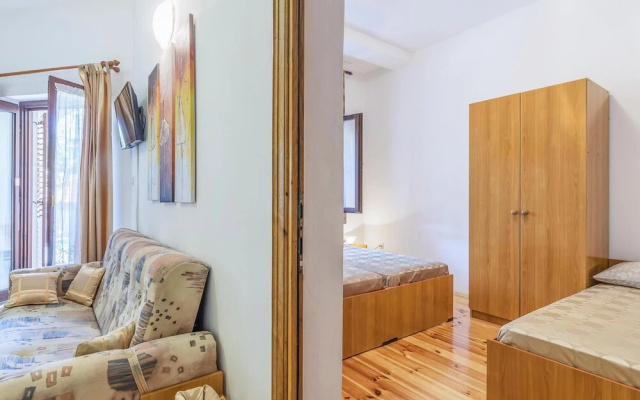 Amazing Apartment in Vinkuran With Wifi and 1 Bedrooms